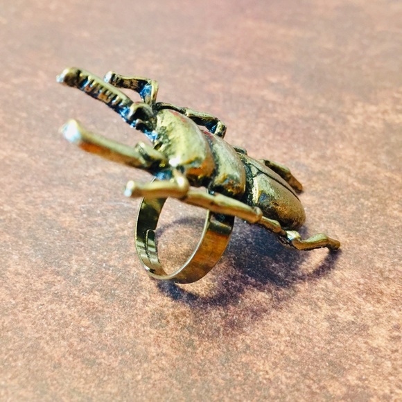 Goldtone egyptian scarab beetle bug ring - Picture 2 of 6